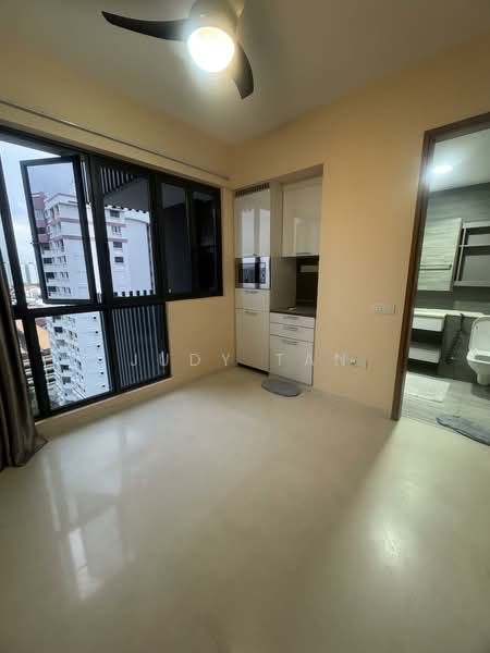 Trilive, 115 Tampines Road, 2 Bedrooms, 624 sqft, Condominium For Sale, by Judy Tan, 500143140 - Kitchen - PropertyGuru.com.sg