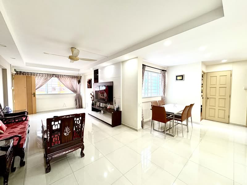 669 Hougang Avenue 8, 669 Hougang Avenue 8, 3 Bedrooms, 1,119 sqft, HDB Flat For Sale, by Albert Kuck, 500143152 - Living Room - PropertyGuru.com.sg