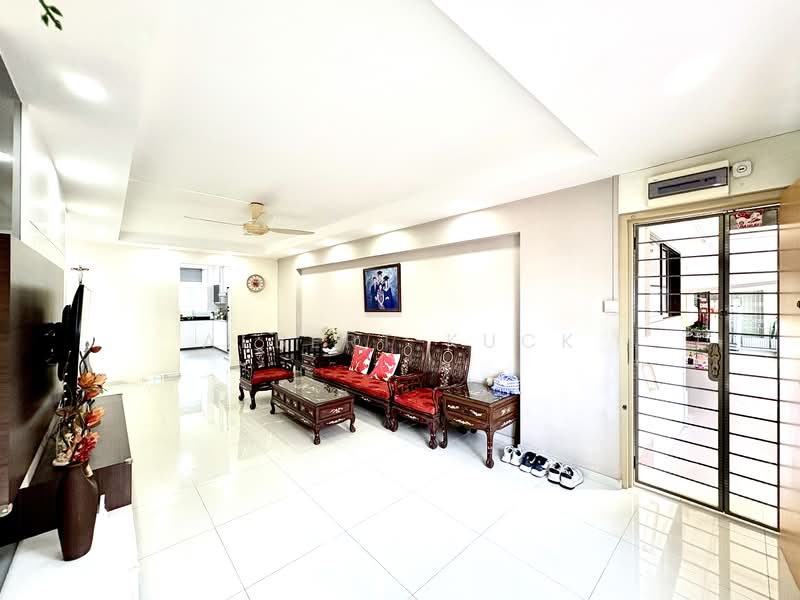 669 Hougang Avenue 8, 669 Hougang Avenue 8, 3 Bedrooms, 1,119 sqft, HDB Flat For Sale, by Albert Kuck, 500143152 - Living Room - PropertyGuru.com.sg