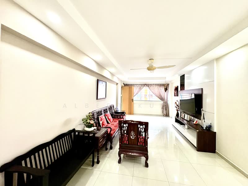 669 Hougang Avenue 8, 669 Hougang Avenue 8, 3 Bedrooms, 1,119 sqft, HDB Flat For Sale, by Albert Kuck, 500143152 - Living Room - PropertyGuru.com.sg