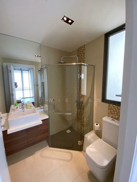 Parc Bleu, 262 Joo Chiat Place, 1 Bedroom, 452 sqft, Condominium For Sale, by Lewis Tan, 500143155 - Bathroom - PropertyGuru.com.sg