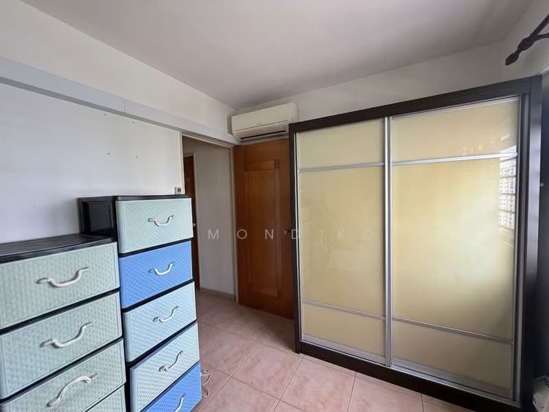 690A Choa Chu Kang Crescent, 690A Choa Chu Kang Crescent, 3 Bedrooms, 1,184 sqft, HDB Flat For Sale, by Desmond Koh, 500143162 - Bedroom - PropertyGuru.com.sg