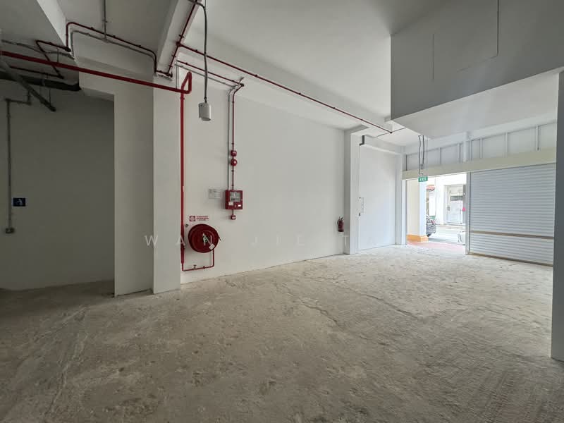 Freehold Ground floor Shophouse Collection, , 1,464 sqft, Food & Beverage For Sale, by Wan Jie Tay, 500143171 - Entrance - CommercialGuru.com.sg