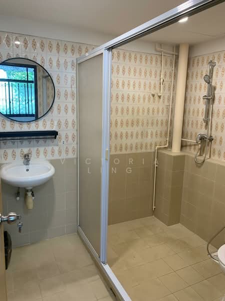 Serangoon, , Room Rental, 200 sqft, Terraced House For Rent, by Victoria Ling, 500143183 - Bathroom - PropertyGuru.com.sg