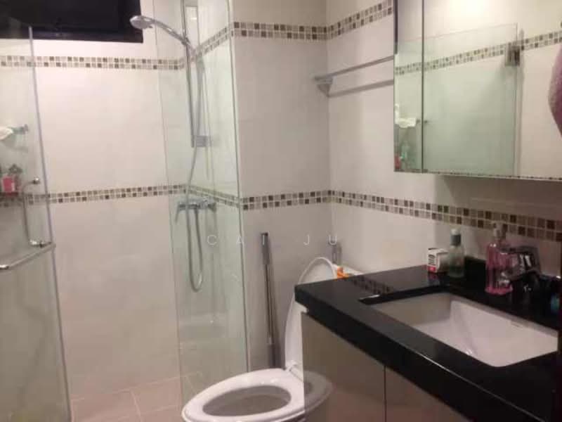 Simei Green Condominium, 1 Simei Street 4, 3 Bedrooms, 969 sqft, Condominium For Sale, by Cai Ju, 500143187 - Common Bathroom - PropertyGuru.com.sg