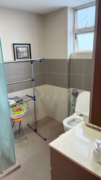 Northoaks, 30 Woodlands Cresent, 3 Bedrooms, 1,292 sqft, Condominium For Rent, by Cecilia Zhang, 500143190 - Bathroom - PropertyGuru.com.sg