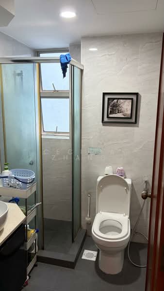 Northoaks, 30 Woodlands Cresent, 3 Bedrooms, 1,292 sqft, Condominium For Rent, by Cecilia Zhang, 500143190 - Bathroom - PropertyGuru.com.sg