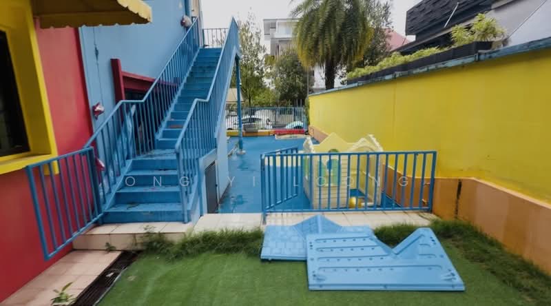 Pasir Ris Beach Park, 15 Pasir Ris Way, 3 Bedrooms, 3,320 sqft, Semi-Detached House For Rent, by Ong Yi Loong, 500143200 - Safety Staircase - PropertyGuru.com.sg