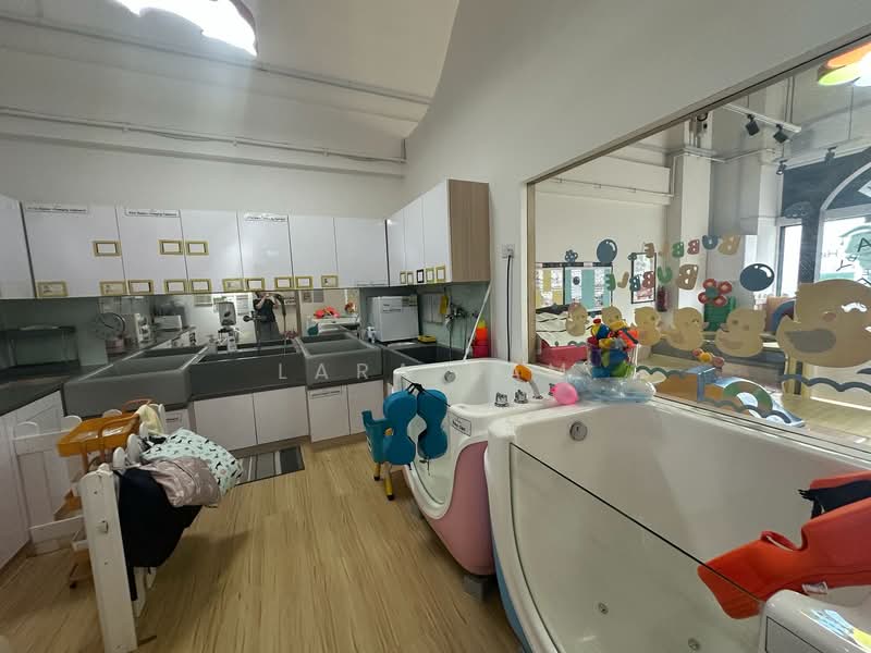 Primz Bizhub, 21 Woodlands Close singapore, 2,659 sqft, Light Industrial (B1) For Rent, by Lara Lam, 500143203 - Bathroom - CommercialGuru.com.sg