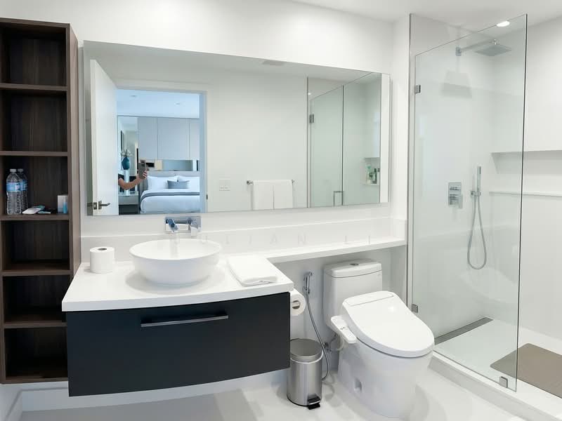 Rare large plot renovated landed house at Sentosa Cove, , 6 Bedrooms, 21,000 sqft, Detached House For Sale, by Julian Li, 500143204 - Bathroom - PropertyGuru.com.sg
