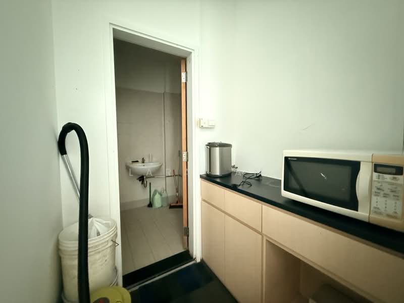 E-Centre @ Redhill, 3791 Jalan Bukit Merah, 1,173 sqft, Light Industrial (B1) For Rent, by Lara Lam, 500143207 - Kitchen - CommercialGuru.com.sg