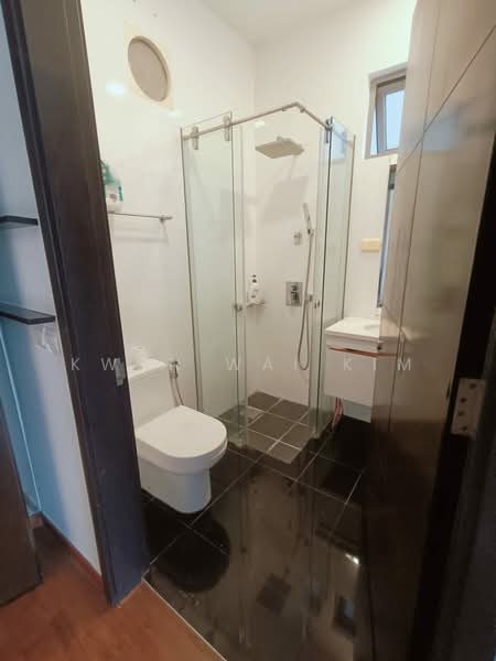 Stadia, 27 Yio Chu Kang Road, 2 Bedrooms, 1,001 sqft, Condominium For Sale, by Kwan Wai Kim, 500143210 - Bathroom - PropertyGuru.com.sg