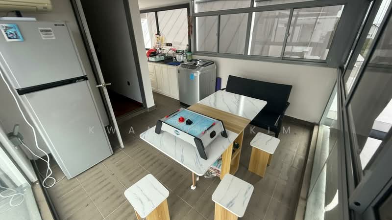 Stadia, 27 Yio Chu Kang Road, 2 Bedrooms, 1,001 sqft, Condominium For Sale, by Kwan Wai Kim, 500143210 - Kitchen - PropertyGuru.com.sg