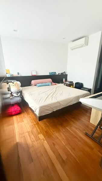 Stadia, 27 Yio Chu Kang Road, 2 Bedrooms, 1,001 sqft, Condominium For Sale, by Kwan Wai Kim, 500143210 - Bedroom - PropertyGuru.com.sg