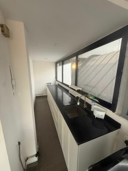 Stadia, 27 Yio Chu Kang Road, 2 Bedrooms, 1,001 sqft, Condominium For Sale, by Kwan Wai Kim, 500143210 - Kitchen - PropertyGuru.com.sg