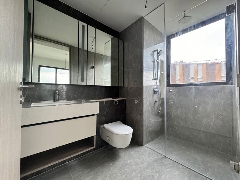 Dairy Farm Residences, 10 Dairy Farm Lane, 3 Bedrooms, 1,012 sqft, Condominium For Sale, by Gerald Phng, 500143216 - Bathroom - PropertyGuru.com.sg
