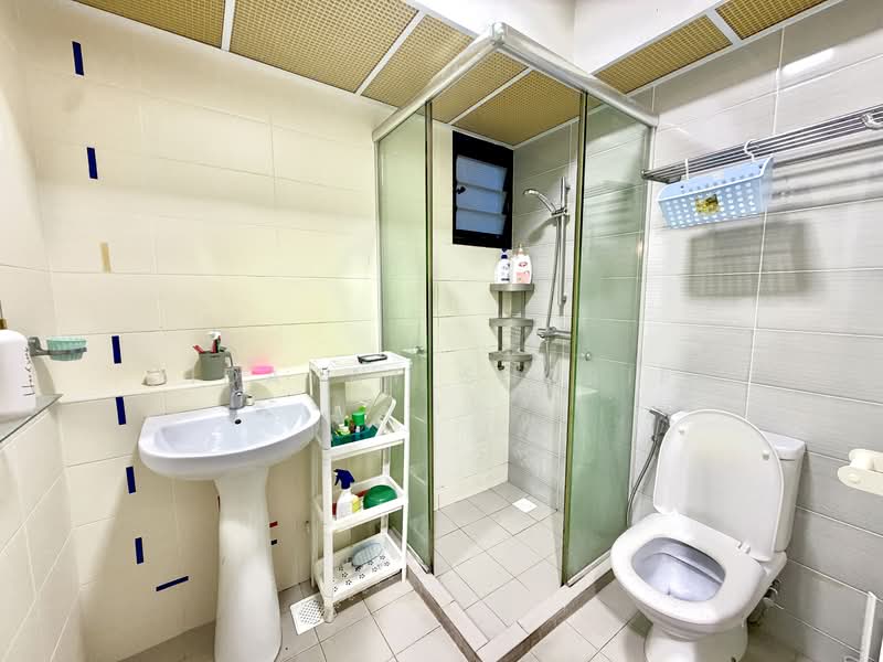 808A Choa Chu Kang Avenue 1, 808A Choa Chu Kang Avenue 1, 3 Bedrooms, 990 sqft, HDB Flat For Sale, by Hidayat Shariff, 500143225 - Bathroom - PropertyGuru.com.sg