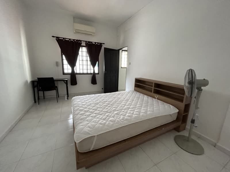 East coast road near Marine Parade mrt, , Room Rental, 120 sqft, Terraced House For Rent, by Elaine Tay, 500143229 - Bedroom - PropertyGuru.com.sg