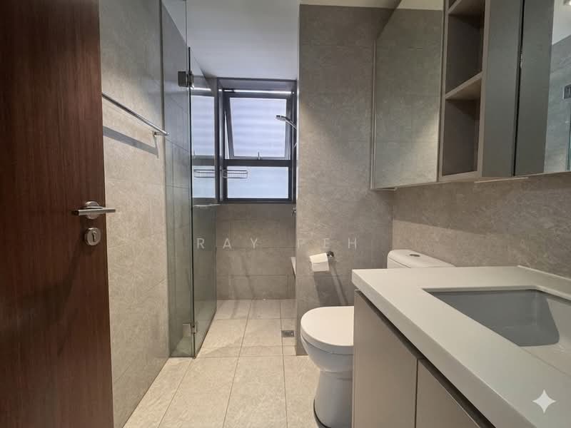 The Visionaire, 184 Canberra Drive, 3 Bedrooms, 980 sqft, Executive Condominium For Sale, by Ray Peh, 500143233 - Common Bathroom - PropertyGuru.com.sg