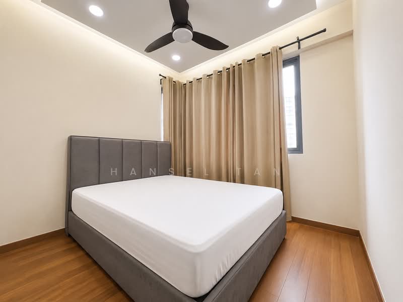 Palm Isles, 34 Flora Drive, 2 Bedrooms, 786 sqft, Condominium For Sale, by Hansel Tan, 500143235 - Bedroom - PropertyGuru.com.sg