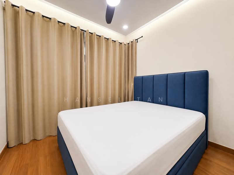 Palm Isles, 34 Flora Drive, 2 Bedrooms, 786 sqft, Condominium For Sale, by Hansel Tan, 500143235 - Bedroom - PropertyGuru.com.sg