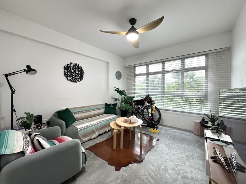 449A Bukit Batok West Avenue 9, 449A Bukit Batok West Avenue 9, 3 Bedrooms, 1,001 sqft, HDB Flat For Sale, by Zabid Zakariah, 500143239 - Living Room - PropertyGuru.com.sg