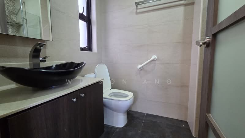 Westville, Westwood Avenue, Room Rental, 300 sqft, Terraced House For Rent, by Wilson Ang, 500143245 - Bathroom - PropertyGuru.com.sg