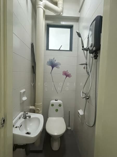 Springdale Condo, 53 Hindhede Walk, Room Rental, 120 sqft, Condominium For Rent, by Victoria Ling, 500143257 - Bathroom - PropertyGuru.com.sg