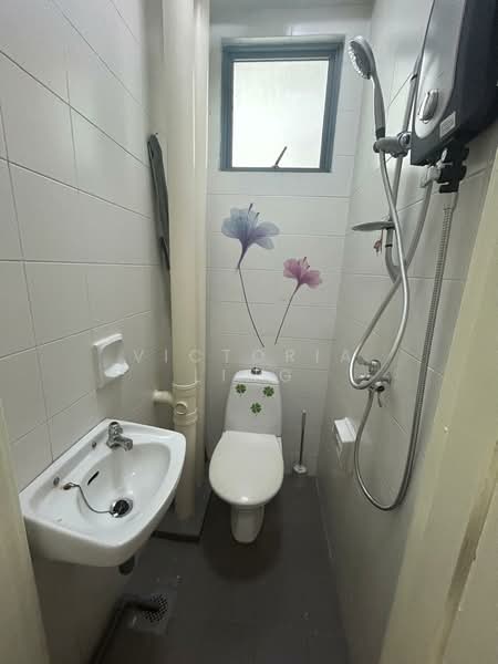 Springdale Condo, 53 Hindhede Walk, Room Rental, 120 sqft, Condominium For Rent, by Victoria Ling, 500143257 - Bathroom - PropertyGuru.com.sg