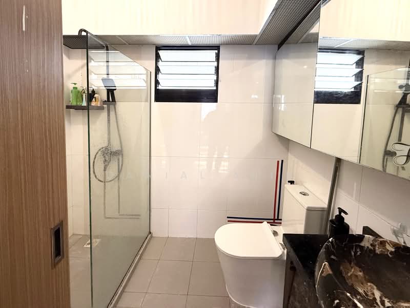 467A Bukit Batok West Avenue 9, 467A Bukit Batok West Avenue 9, 3 Bedrooms, 1,001 sqft, HDB Flat For Sale, by Danial Arif, 500143260 - Bathroom - PropertyGuru.com.sg
