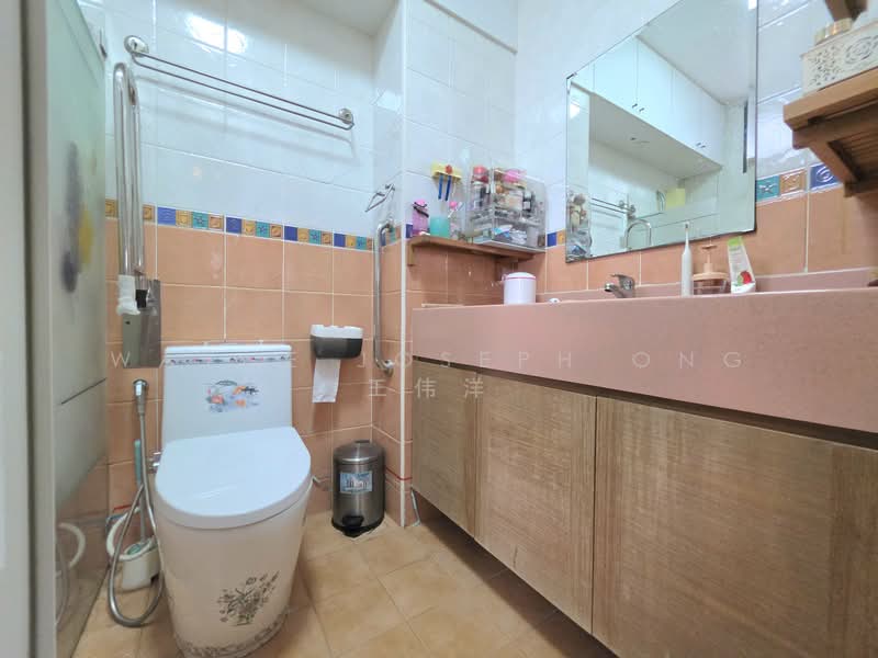 630 Senja Road, 630 Senja Road, 3 Bedrooms, 1,001 sqft, HDB Flat For Sale, by Wayne Joseph Ong 王伟洋, 500143265 - Bathroom - PropertyGuru.com.sg