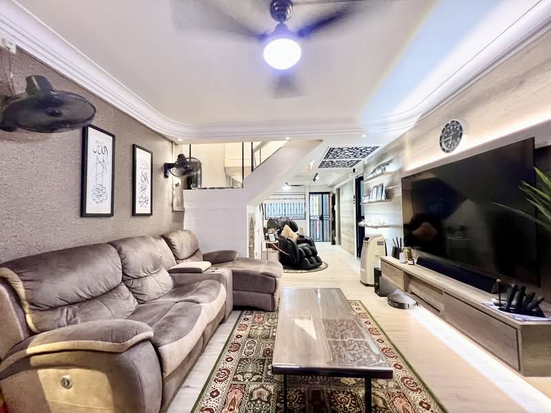 862 Jurong West Street 81, 862 Jurong West Street 81, 4 Bedrooms, 1,571 sqft, HDB Flat For Sale, by M. Fahmi, 500143288 - Living Room - PropertyGuru.com.sg