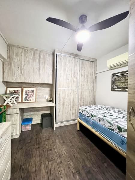 862 Jurong West Street 81, 862 Jurong West Street 81, 4 Bedrooms, 1,571 sqft, HDB Flat For Sale, by M. Fahmi, 500143288 - Bedroom - PropertyGuru.com.sg
