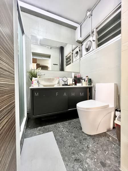 862 Jurong West Street 81, 862 Jurong West Street 81, 4 Bedrooms, 1,571 sqft, HDB Flat For Sale, by M. Fahmi, 500143288 - Bathroom - PropertyGuru.com.sg