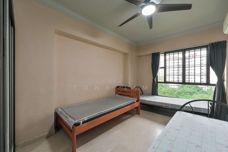 288F Bukit Batok Street 25, 288F Bukit Batok Street 25, 3 Bedrooms, 1,313 sqft, HDB Flat For Sale, by Tony Lim, 500143291 - Bedroom - PropertyGuru.com.sg