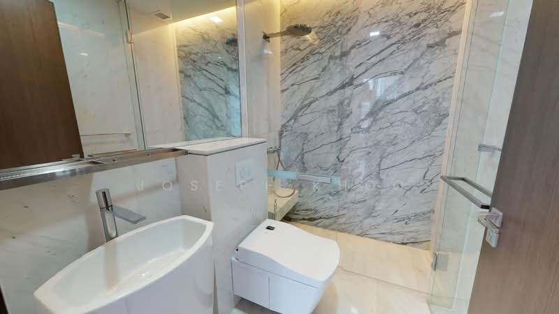 The Scotts Tower, 38 Scotts Road, 2 Bedrooms, 840 sqft, Condominium For Sale, by Joseph Khoo, 500143302 - Bathroom - PropertyGuru.com.sg
