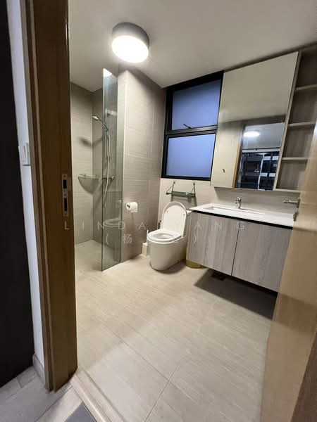 Westwood Residences EC, 194 Westwood Avenue, 5 Bedrooms, 1,152 sqft, Condominium For Rent, by Linda Yang (杨凌云), 500143303 - Bathroom - PropertyGuru.com.sg