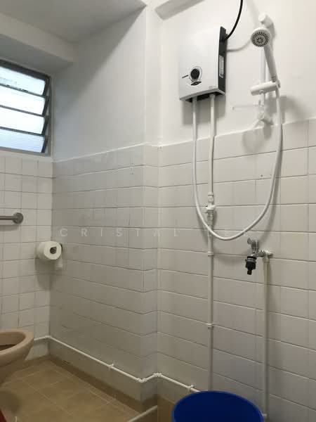 211 Boon Lay Place, 211 Boon Lay Place, 2 Bedrooms, 699 sqft, HDB Flat For Sale, by Cristal Lee, 500143306 - Bathroom - PropertyGuru.com.sg