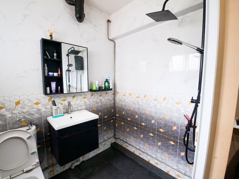 276 Yishun Street 22, 276 Yishun Street 22, 3 Bedrooms, 904 sqft, HDB Flat For Sale, by Elfi Muni, 500143308 - Bathroom - PropertyGuru.com.sg