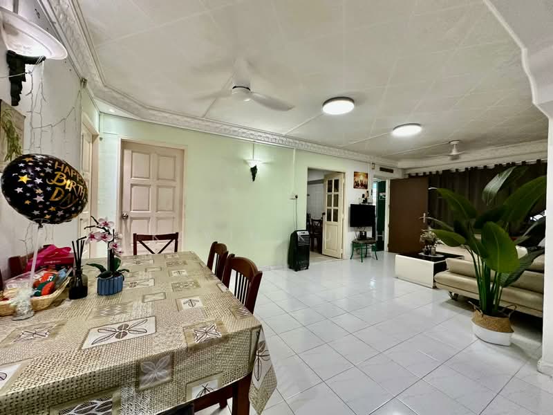 117 Pasir Ris Street 11, 117 Pasir Ris Street 11, 4 Bedrooms, 1,421 sqft, HDB Flat For Sale, by Kavin Kuah, 500143317 - Living Room - PropertyGuru.com.sg