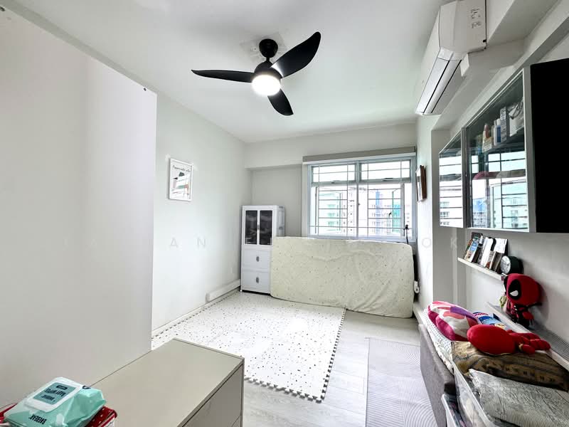 203A Punggol Field, 203A Punggol Field, 3 Bedrooms, 1,184 sqft, HDB Flat For Sale, by Farhan Erwin Joko, 500143352 - Bedroom - PropertyGuru.com.sg