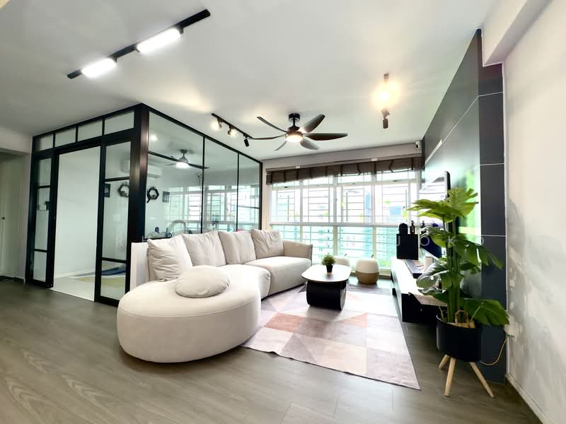 203A Punggol Field, 203A Punggol Field, 3 Bedrooms, 1,184 sqft, HDB Flat For Sale, by Farhan Erwin Joko, 500143352 - Living Room - PropertyGuru.com.sg