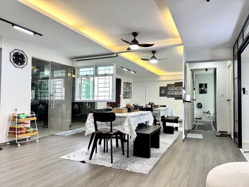 203A Punggol Field, 203A Punggol Field, 3 Bedrooms, 1,184 sqft, HDB Flat For Sale, by Farhan Erwin Joko, 500143352 - Dining Room - PropertyGuru.com.sg