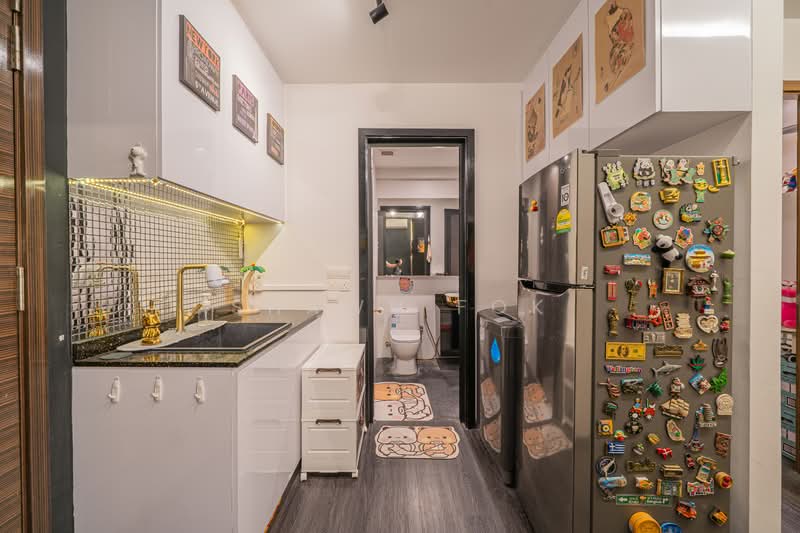 Smart Suites, 302 Sims Avenue, 1 Bedroom, 452 sqft, Condominium For Sale, by Shawn Fok, 500143358 - Kitchen - PropertyGuru.com.sg