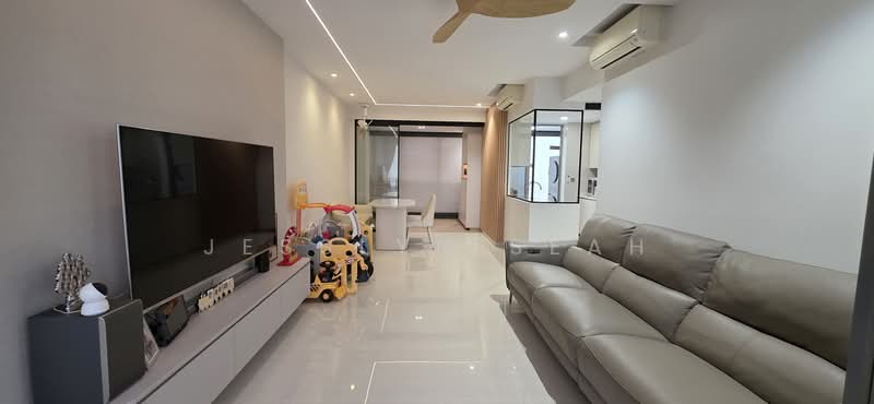 Sol Acres, 8 Choa Chu Kang Grove, 3 Bedrooms, 1,098 sqft, Executive Condominium For Sale, by Jesslyn Seah, 500143395 - Living Room - PropertyGuru.com.sg