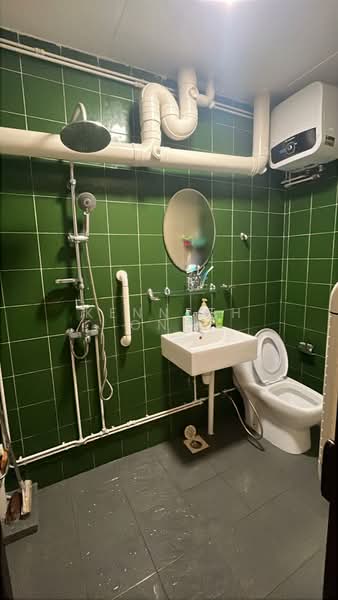 613 Choa Chu Kang Street 62, 613 Choa Chu Kang Street 62, Room Rental, 180 sqft, HDB Flat For Rent, by Kenneth Ong, 500143407 - Bathroom - PropertyGuru.com.sg