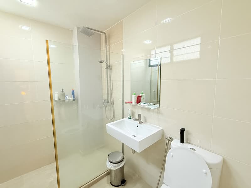 Hillcrest Arcadia, 251 Arcadia Road, 1 Bedroom, 926 sqft, Condominium For Sale, by Shawn Fok, 500143412 - Bathroom - PropertyGuru.com.sg