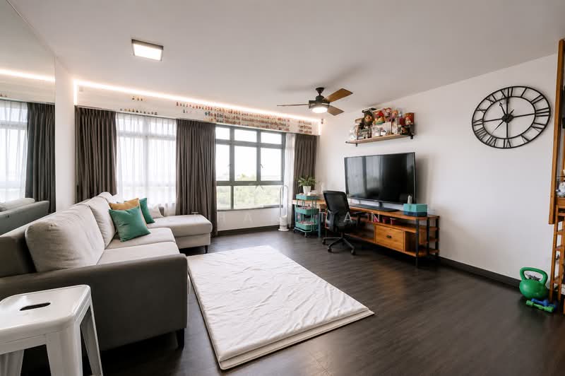 697C Jurong West Central 3, 697C Jurong West Central 3, 3 Bedrooms, 1,216 sqft, HDB Flat For Sale, by Ethan Tan, 500143417 - Living Room - PropertyGuru.com.sg