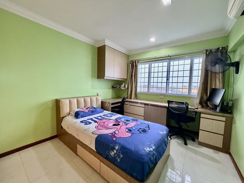 144 Tampines Street 12, 144 Tampines Street 12, 3 Bedrooms, 1,119 sqft, HDB Flat For Sale, by Suzana Salman, 500143424 - Bedroom - PropertyGuru.com.sg