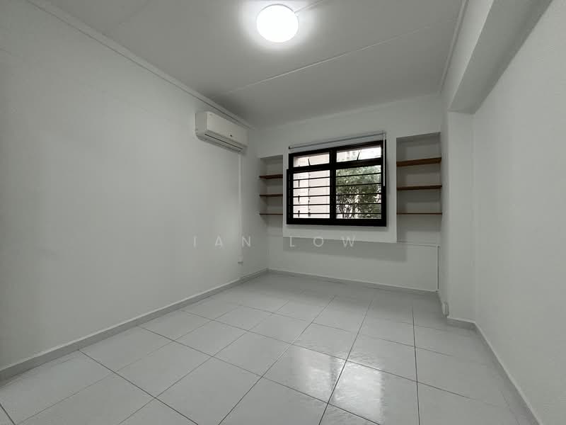 122 Sengkang East Way, 122 Sengkang East Way, 3 Bedrooms, 1,184 sqft, HDB Flat For Rent, by Ian Low, 500143427 - 3rd bedroom pic 1 - PropertyGuru.com.sg